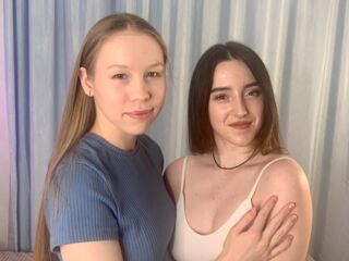 ElviaAndBridget's 1-on-1 live cam shows Profile Image